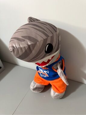 Build-A-Bear Discovery Shark Week Tiger Shark Surfing Fit Special Edition 2019